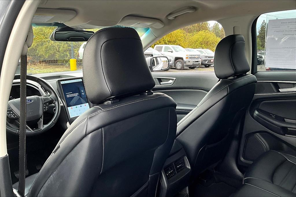 Thumbnail: 2022 Ford Edge - 12