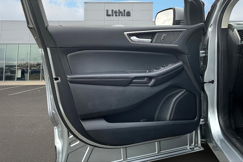 Thumbnail: 2022 Ford Edge - 28