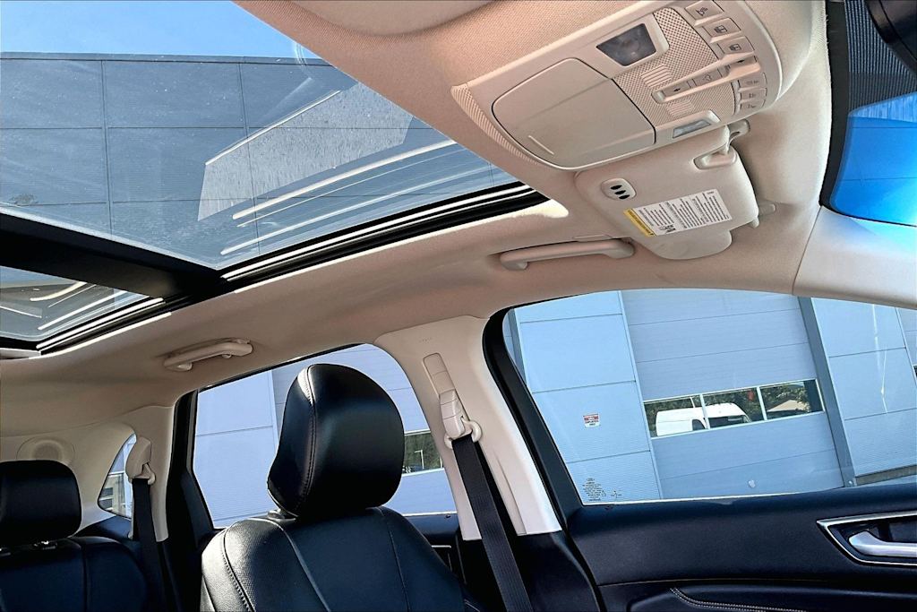 Thumbnail: 2019 Ford Edge - 30