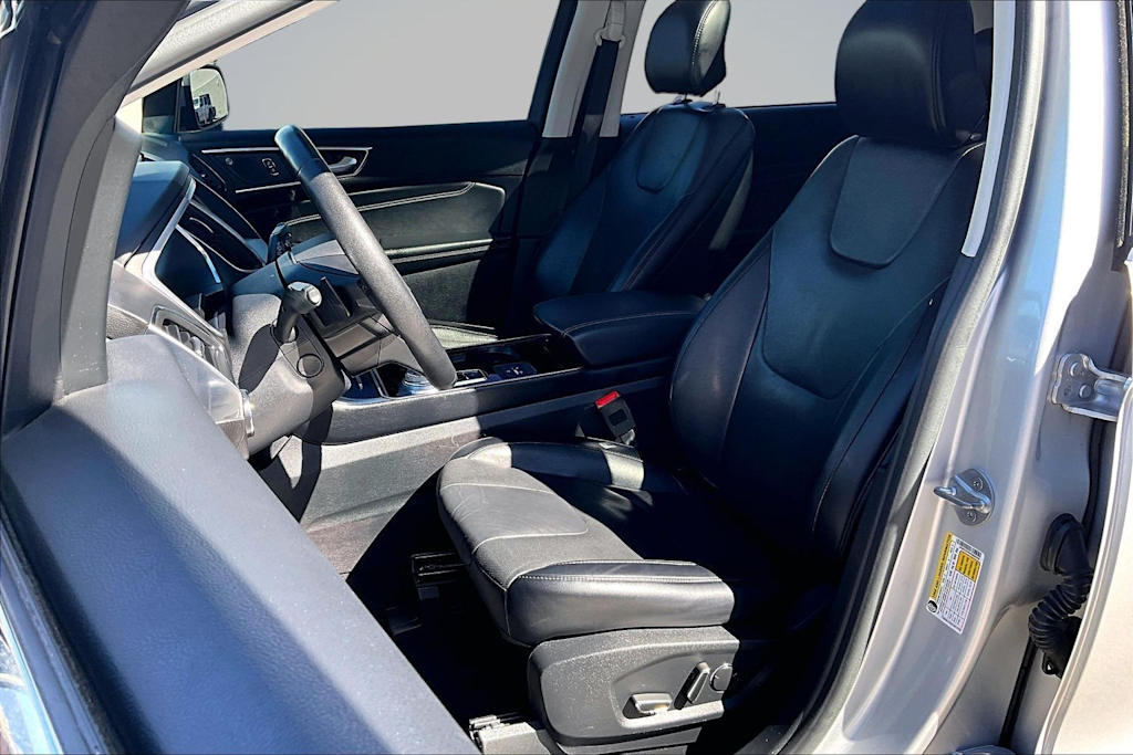 Thumbnail: 2019 Ford Edge - 10
