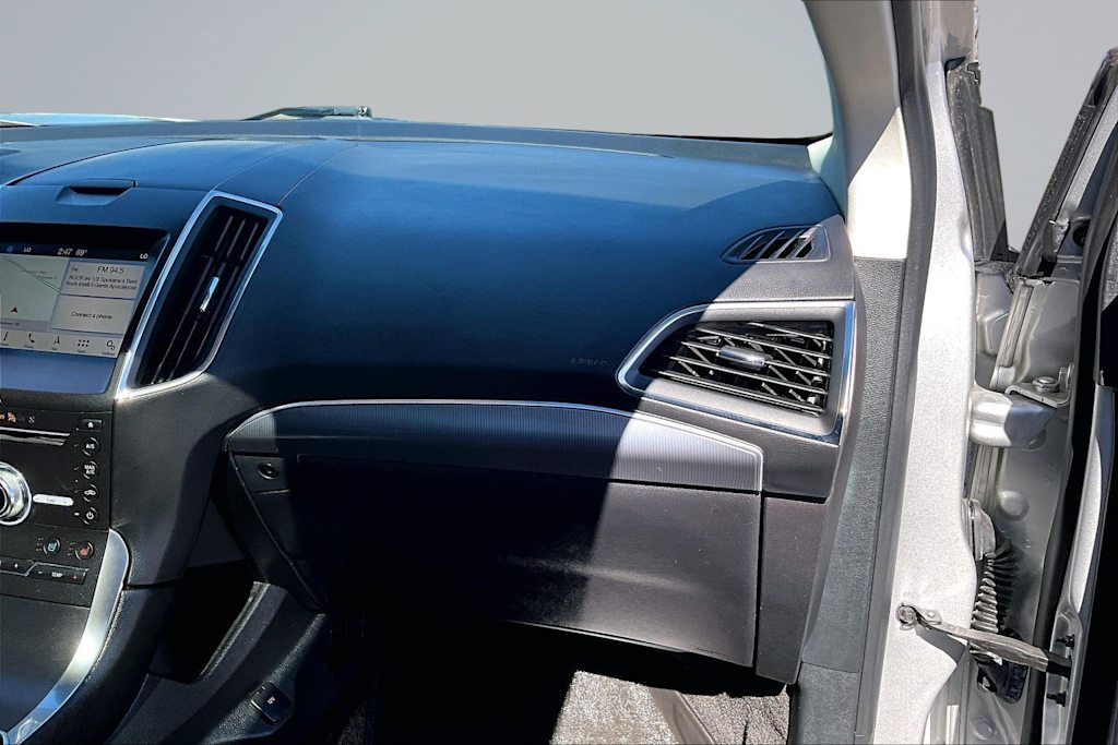 Thumbnail: 2019 Ford Edge - 24