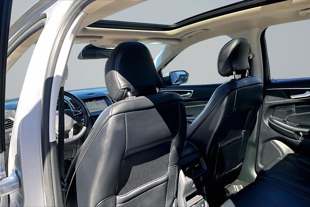 Thumbnail: 2019 Ford Edge - 12