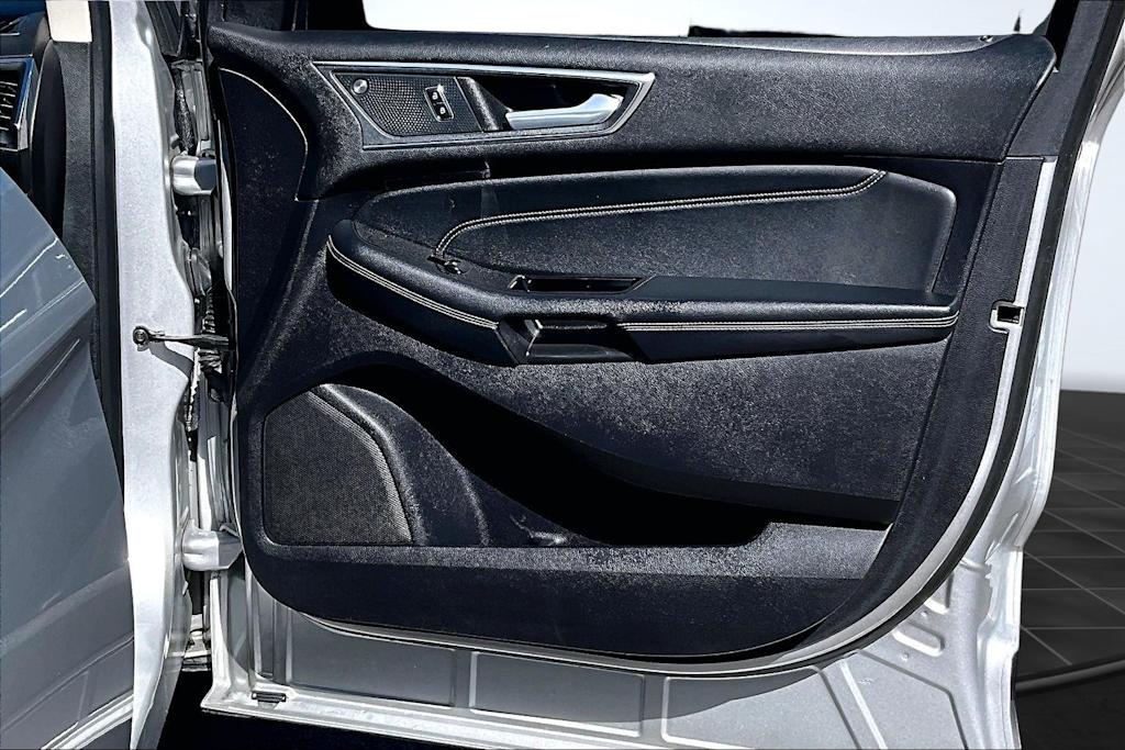 Thumbnail: 2019 Ford Edge - 29