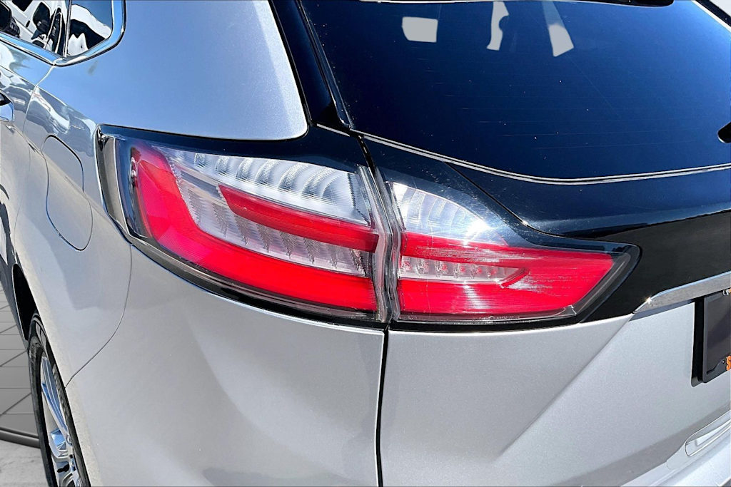 Thumbnail: 2019 Ford Edge - 32