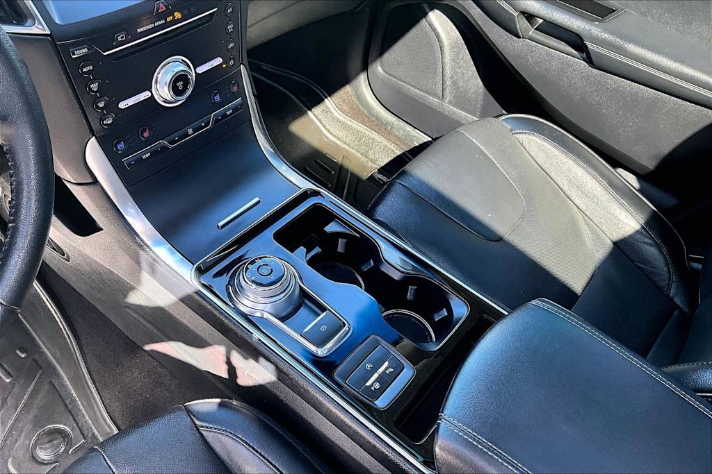 Thumbnail: 2019 Ford Edge - 15