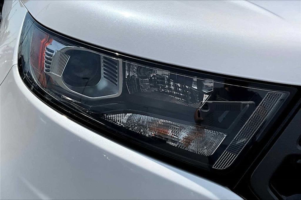 Thumbnail: 2015 Ford Edge - 28