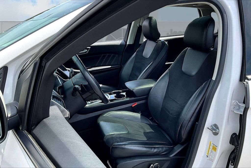 Thumbnail: 2015 Ford Edge - 10