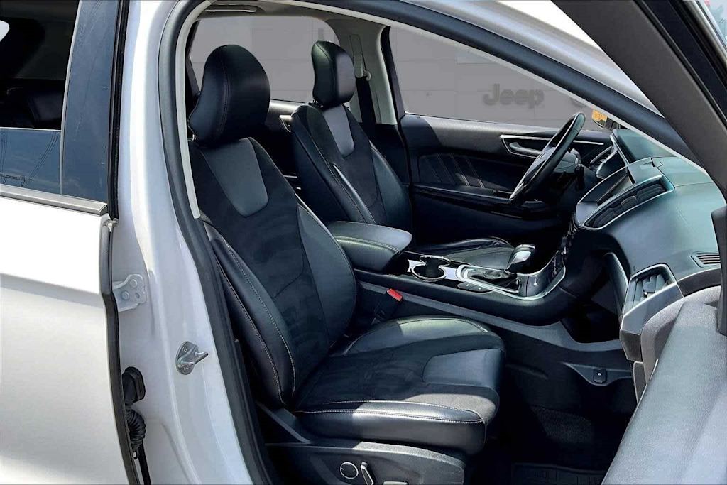 Thumbnail: 2015 Ford Edge - 11