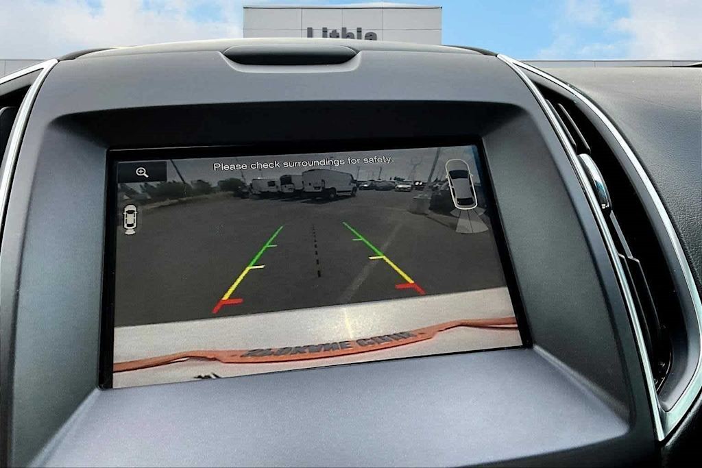 Thumbnail: 2015 Ford Edge - 15