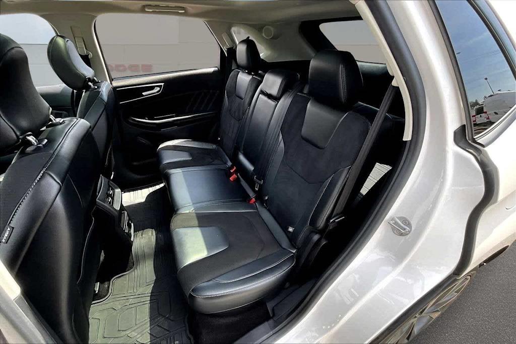 Thumbnail: 2015 Ford Edge - 12