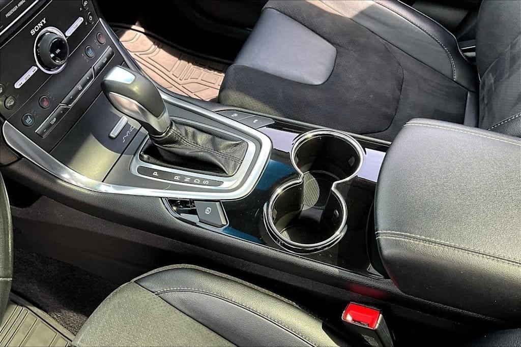 Thumbnail: 2015 Ford Edge - 16