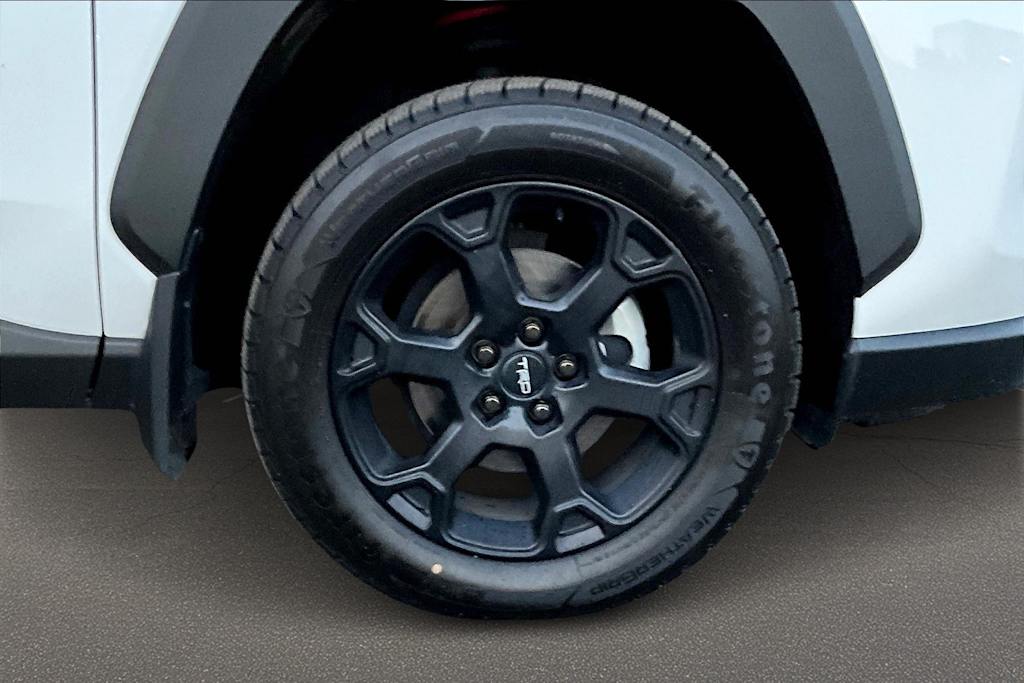 Thumbnail: 2020 Toyota RAV4 - 34