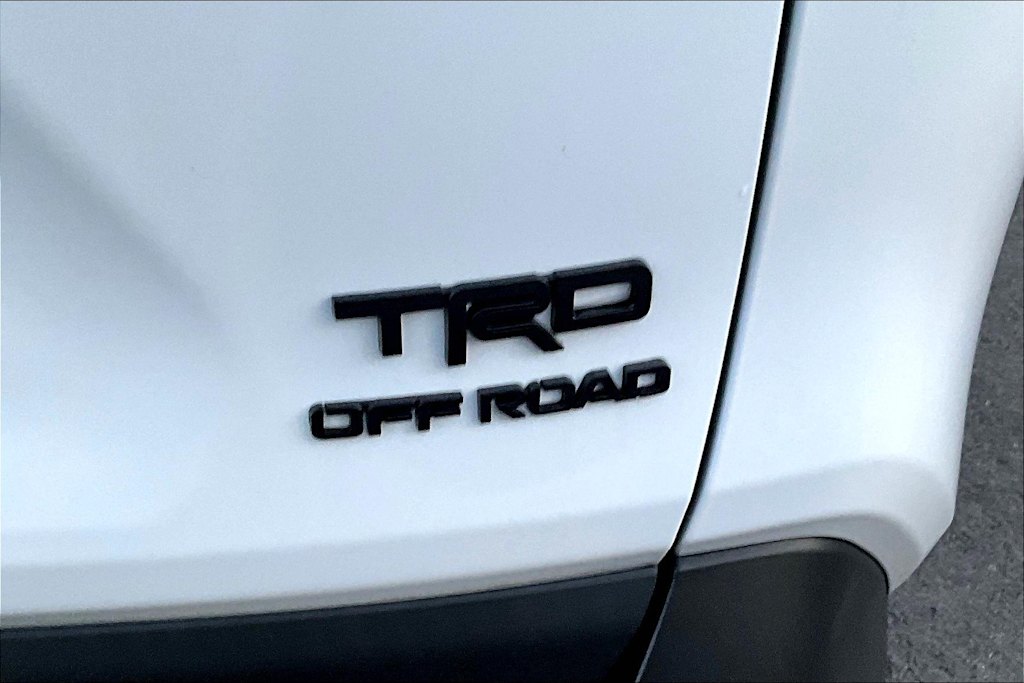 Thumbnail: 2020 Toyota RAV4 - 7