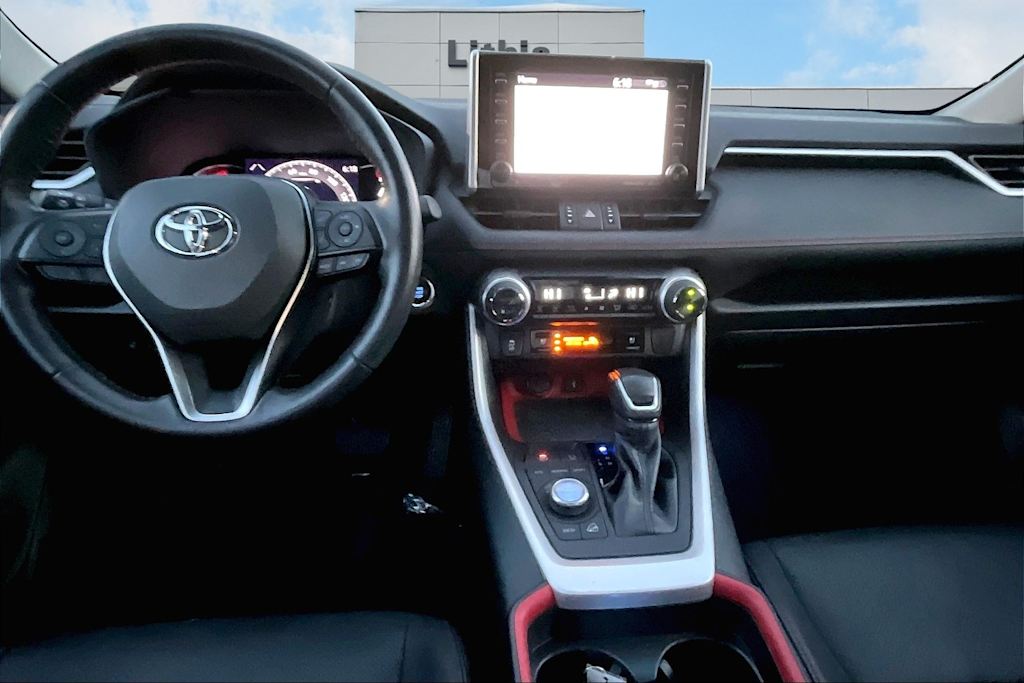 Thumbnail: 2020 Toyota RAV4 - 10