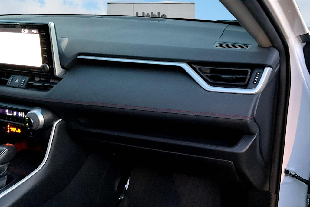 Thumbnail: 2020 Toyota RAV4 - 24