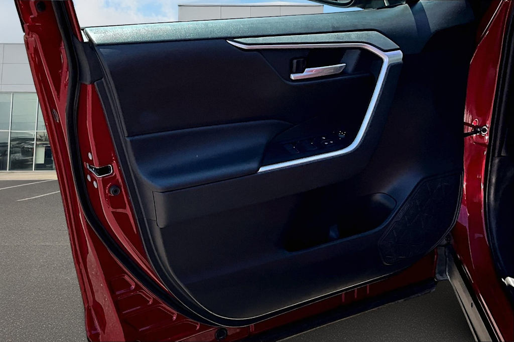 Thumbnail: 2023 Toyota RAV4 - 28