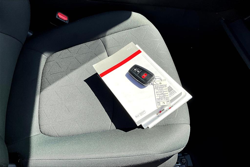 Thumbnail: 2023 Toyota RAV4 - 20