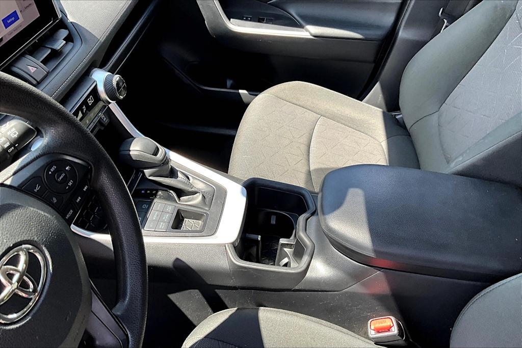 Thumbnail: 2023 Toyota RAV4 - 17