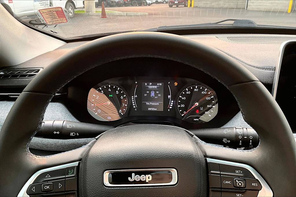 Thumbnail: 2022 Jeep Compass - 16