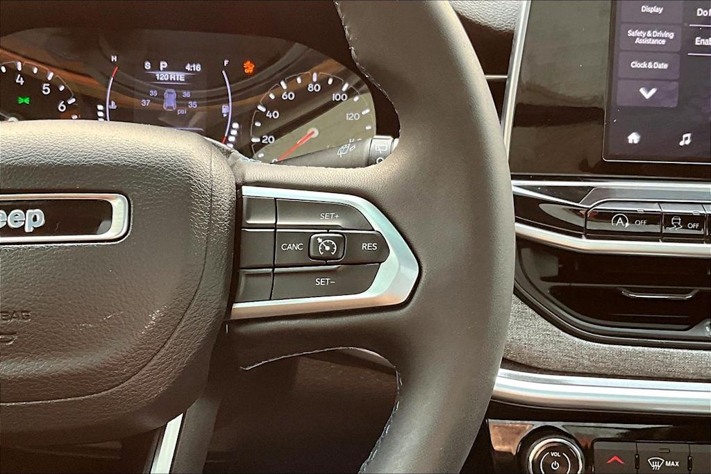 Thumbnail: 2022 Jeep Compass - 26