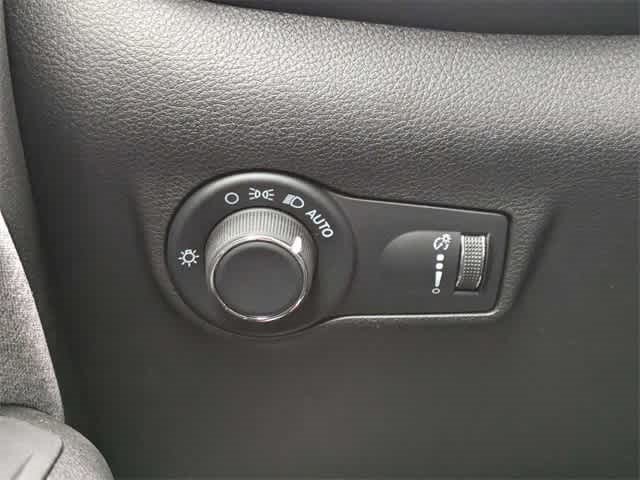 2025 Jeep Compass Sport 31