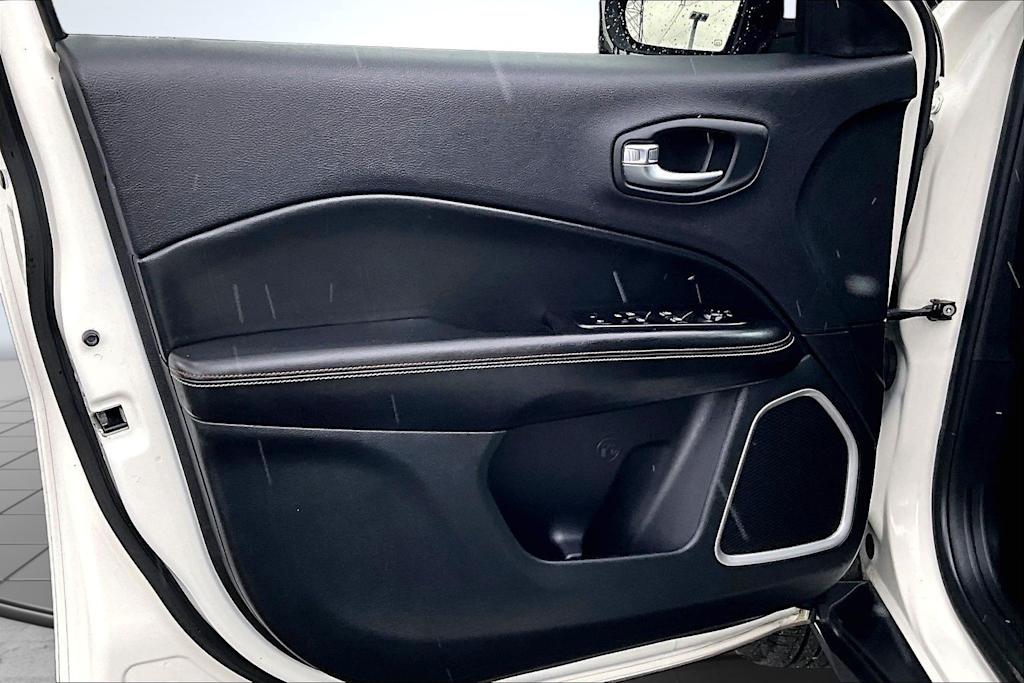 Thumbnail: 2018 Jeep Compass - 28