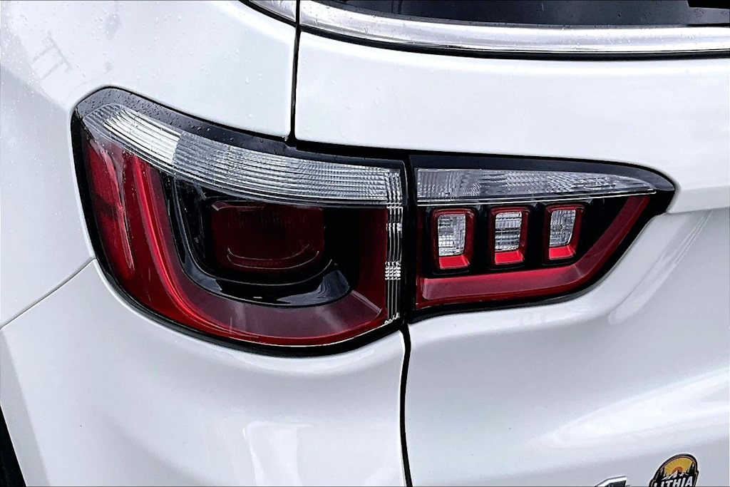 Thumbnail: 2018 Jeep Compass - 32