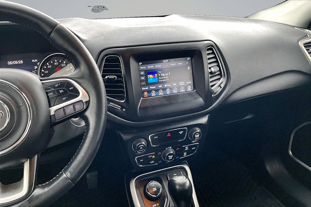 Thumbnail: 2018 Jeep Compass - 16