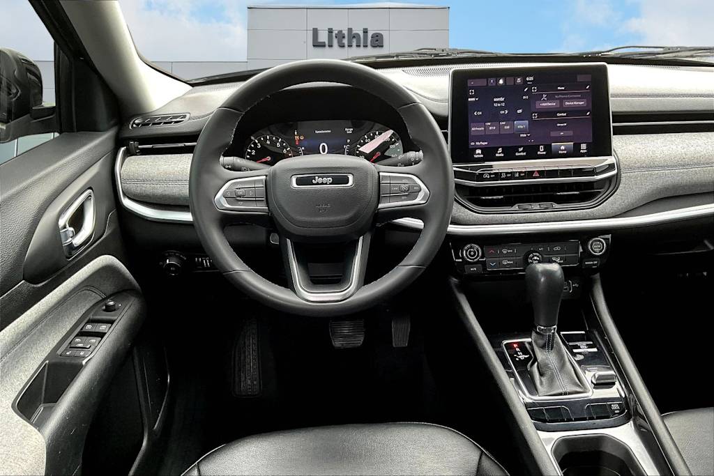 Thumbnail: 2022 Jeep Compass - 14