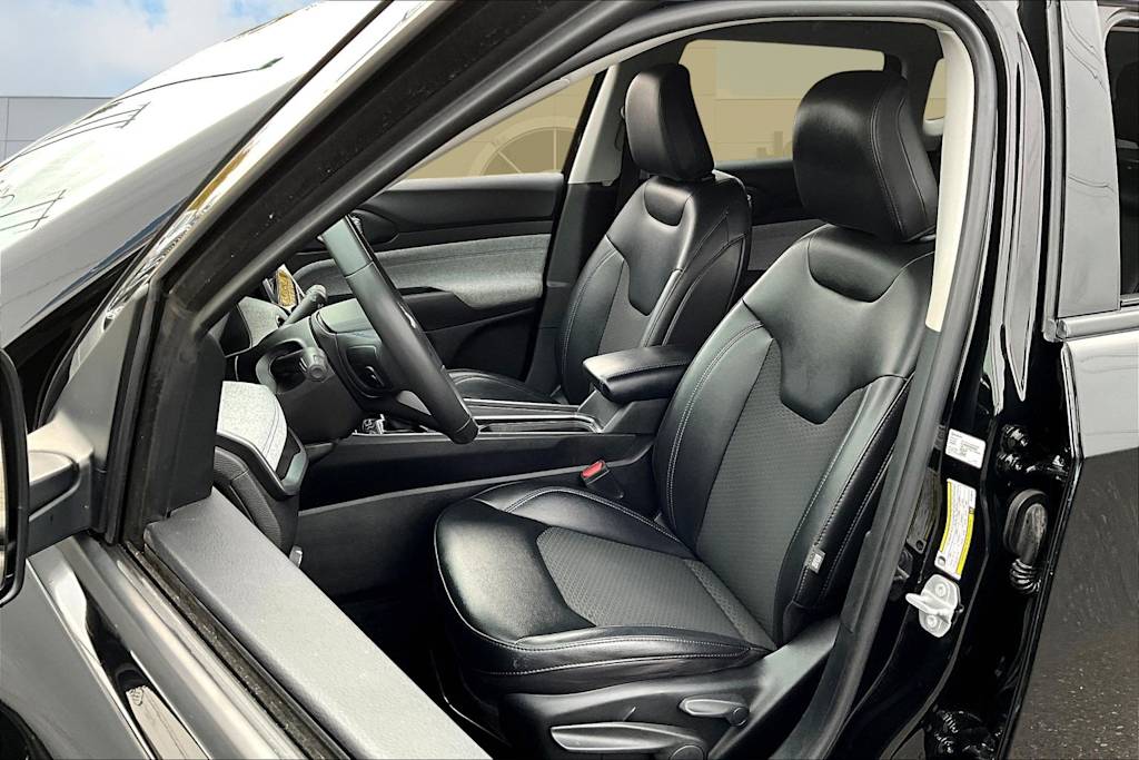 Thumbnail: 2022 Jeep Compass - 11