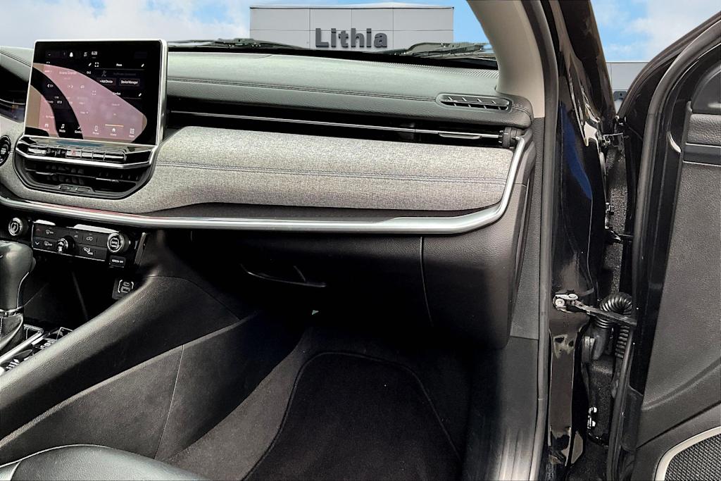 Thumbnail: 2022 Jeep Compass - 25