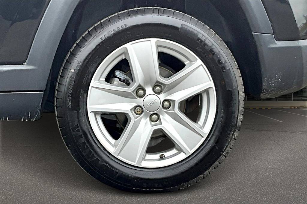 Thumbnail: 2022 Jeep Compass - 36