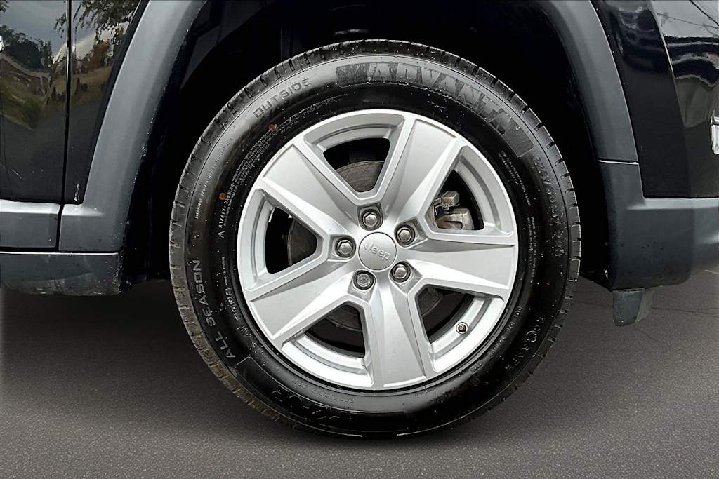 Thumbnail: 2022 Jeep Compass - 34