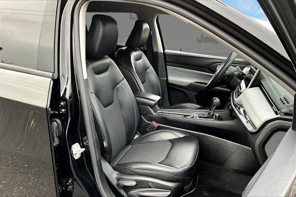 Thumbnail: 2022 Jeep Compass - 12