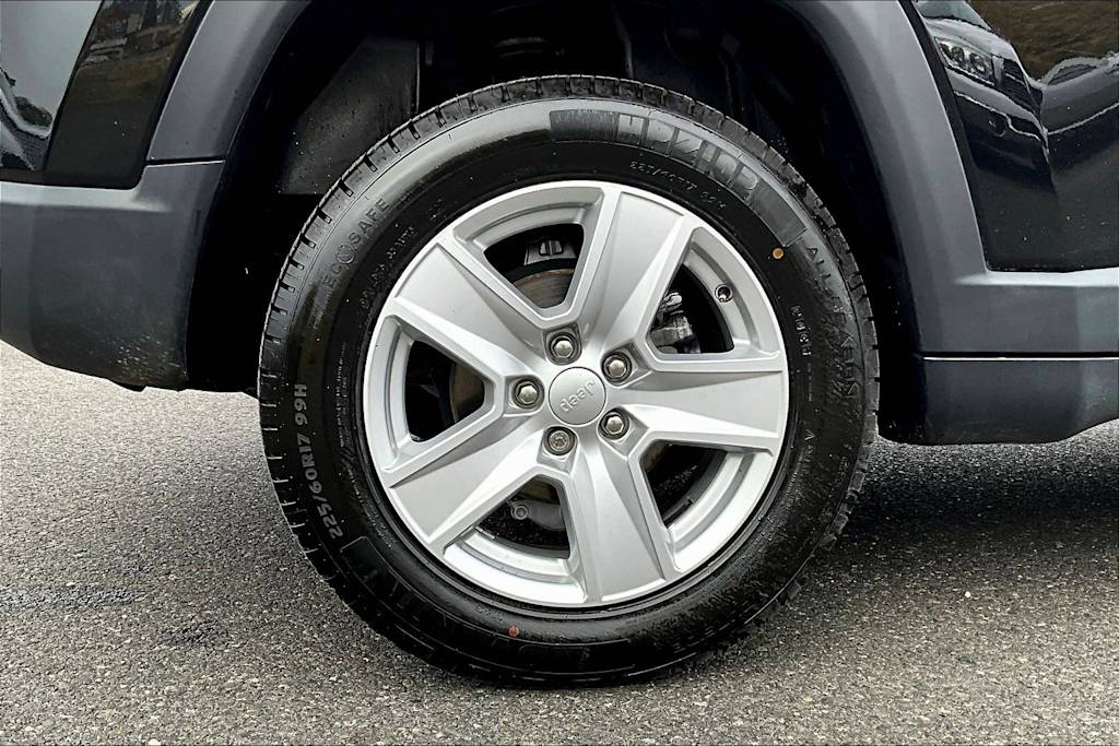 Thumbnail: 2022 Jeep Compass - 35