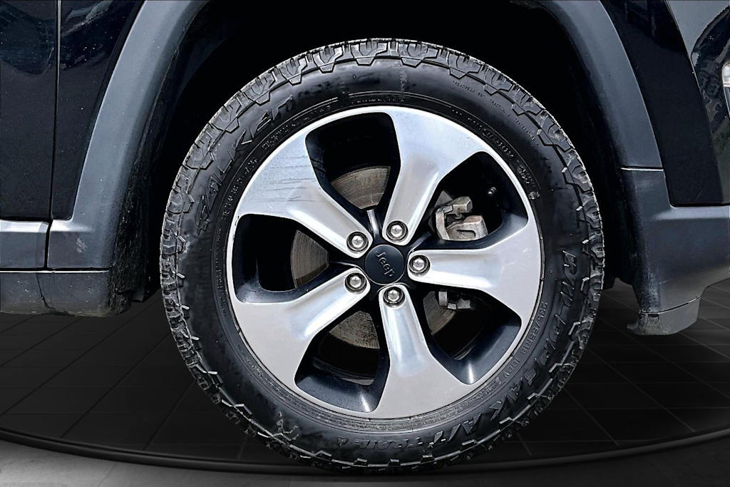 Thumbnail: 2018 Jeep Compass - 34