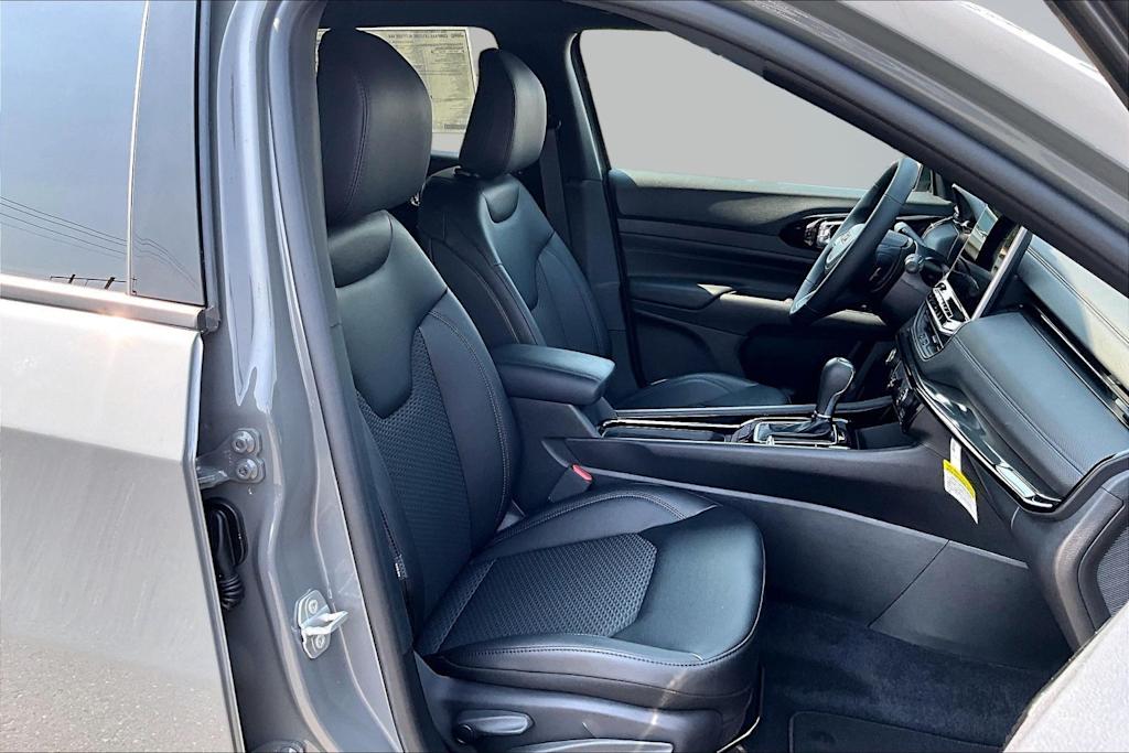 Thumbnail: 2026 Jeep Compass - 21