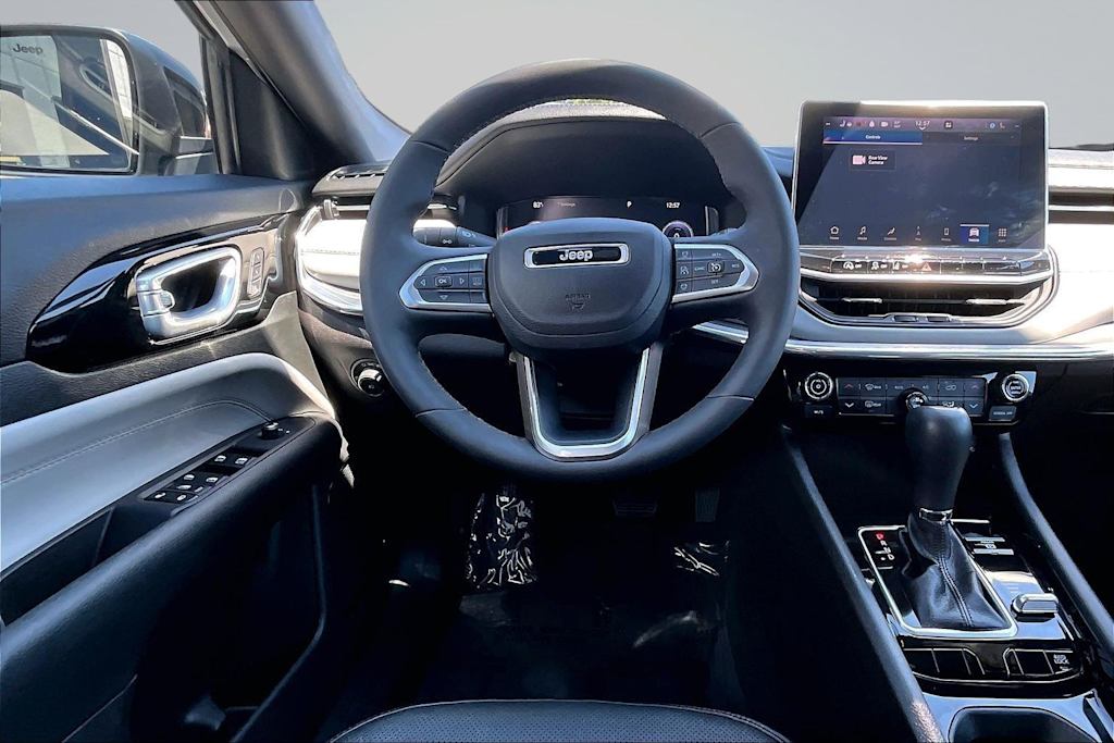 Thumbnail: 2023 Jeep Compass - 14