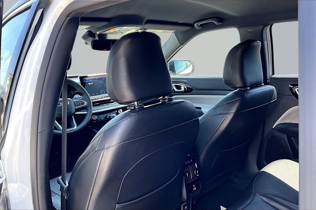 Thumbnail: 2023 Jeep Compass - 12