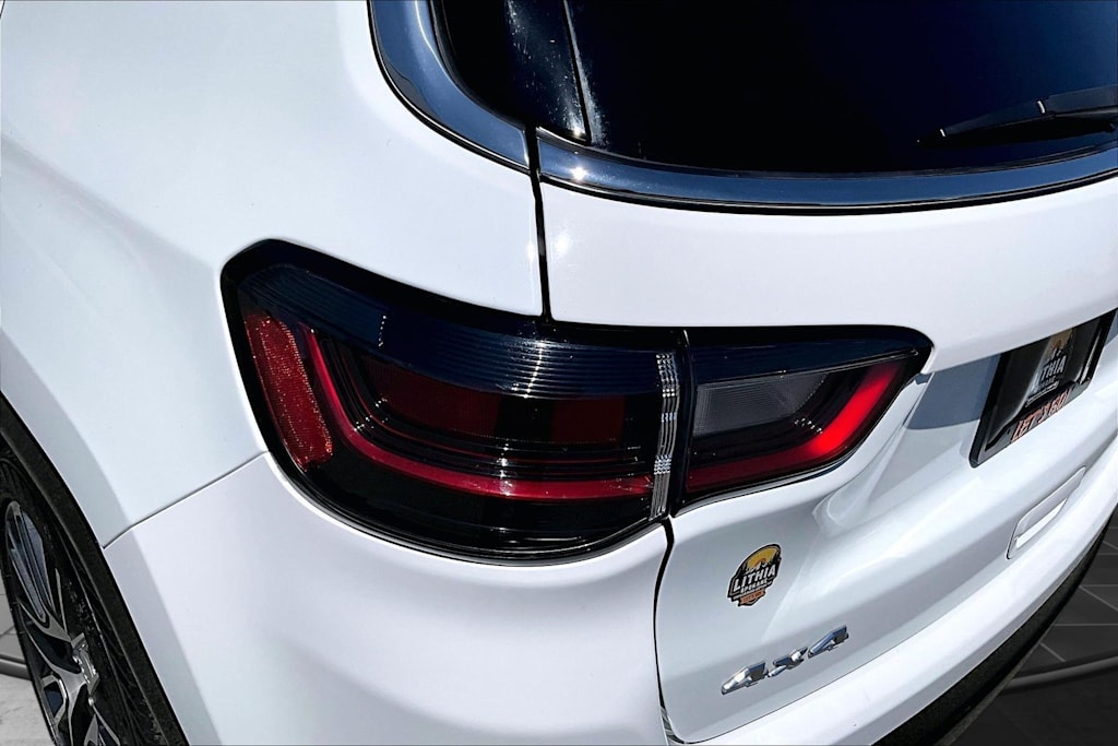 Thumbnail: 2023 Jeep Compass - 32