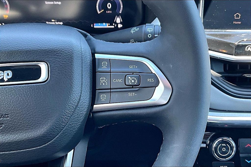 Thumbnail: 2023 Jeep Compass - 26