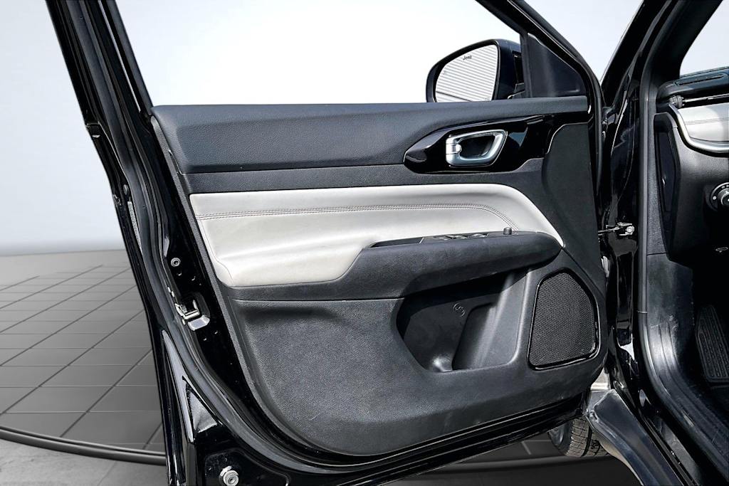 Thumbnail: 2025 Jeep Compass - 28
