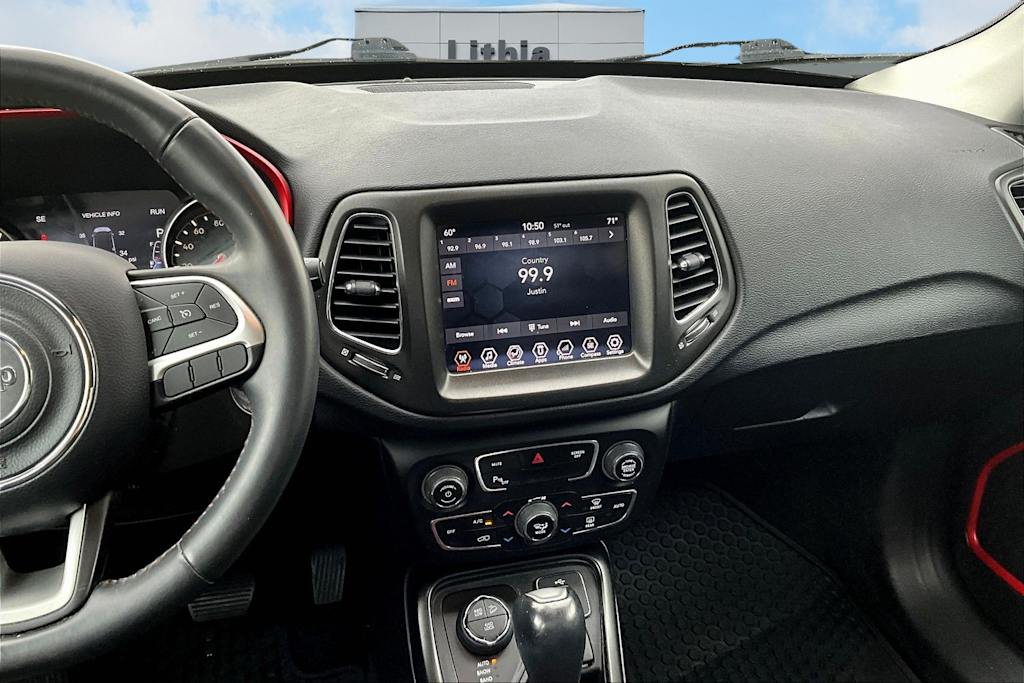 Thumbnail: 2018 Jeep Compass - 14