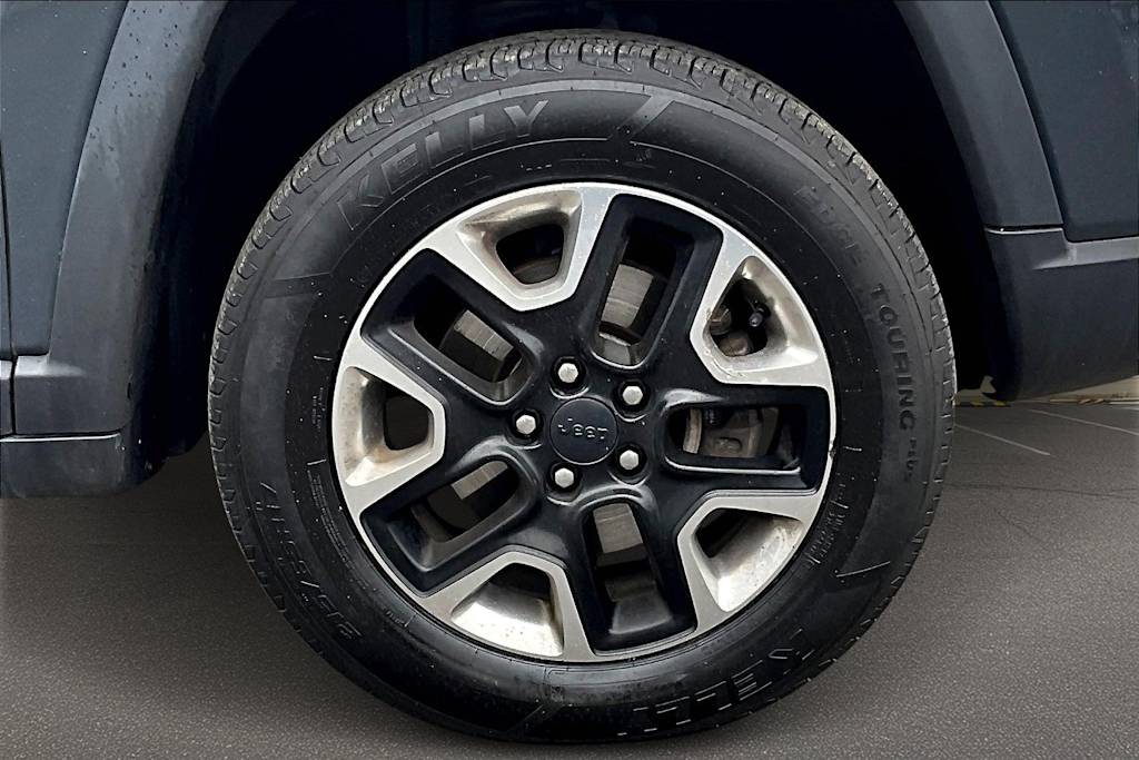 Thumbnail: 2018 Jeep Compass - 34