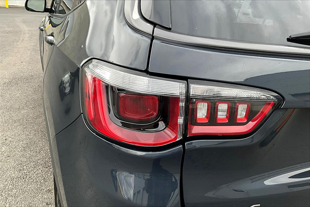 Thumbnail: 2018 Jeep Compass - 32