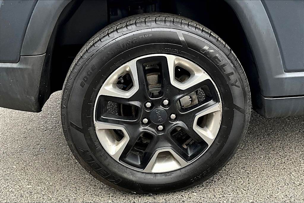 Thumbnail: 2018 Jeep Compass - 35