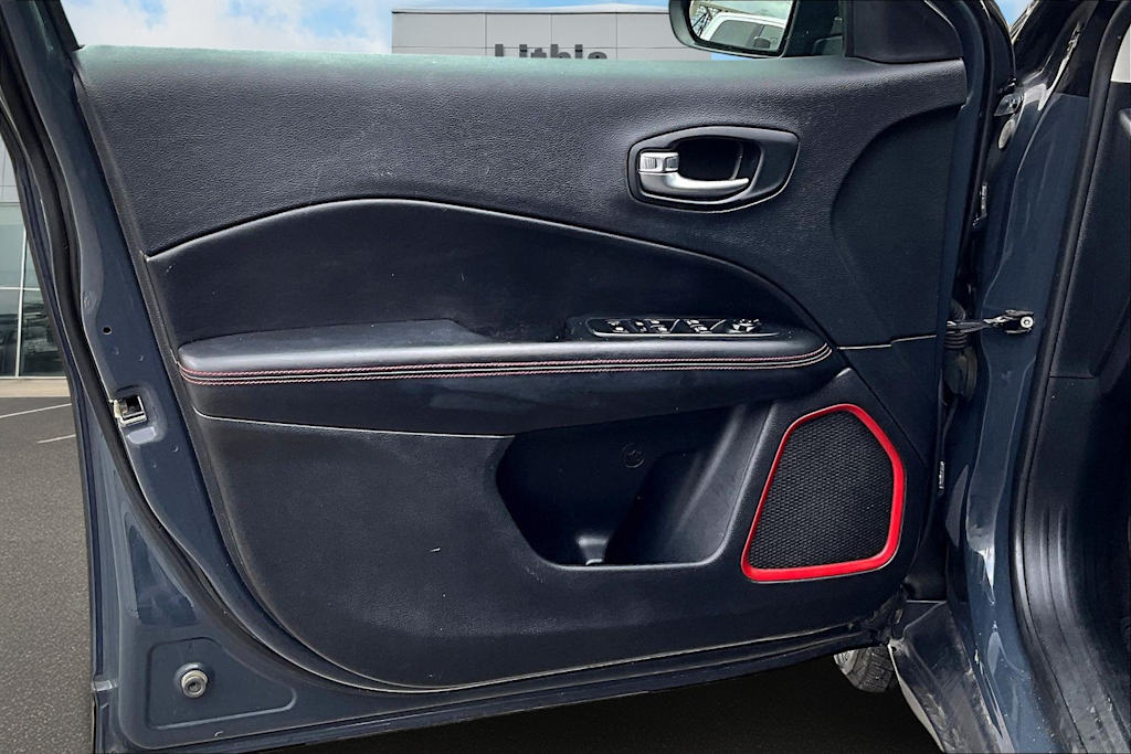 Thumbnail: 2018 Jeep Compass - 28