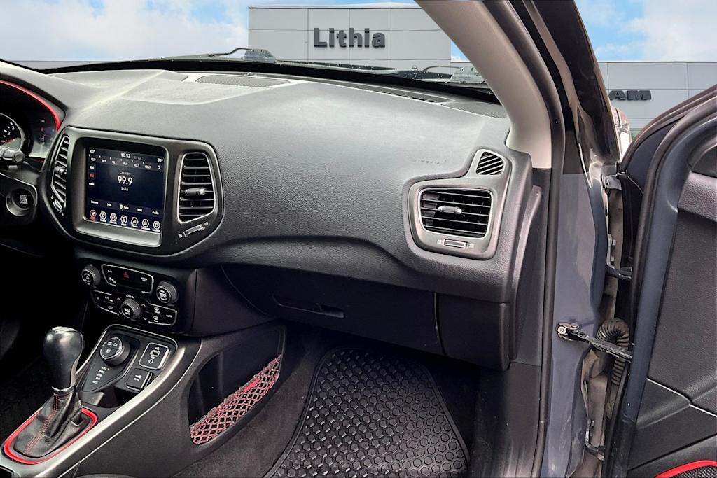 Thumbnail: 2018 Jeep Compass - 25