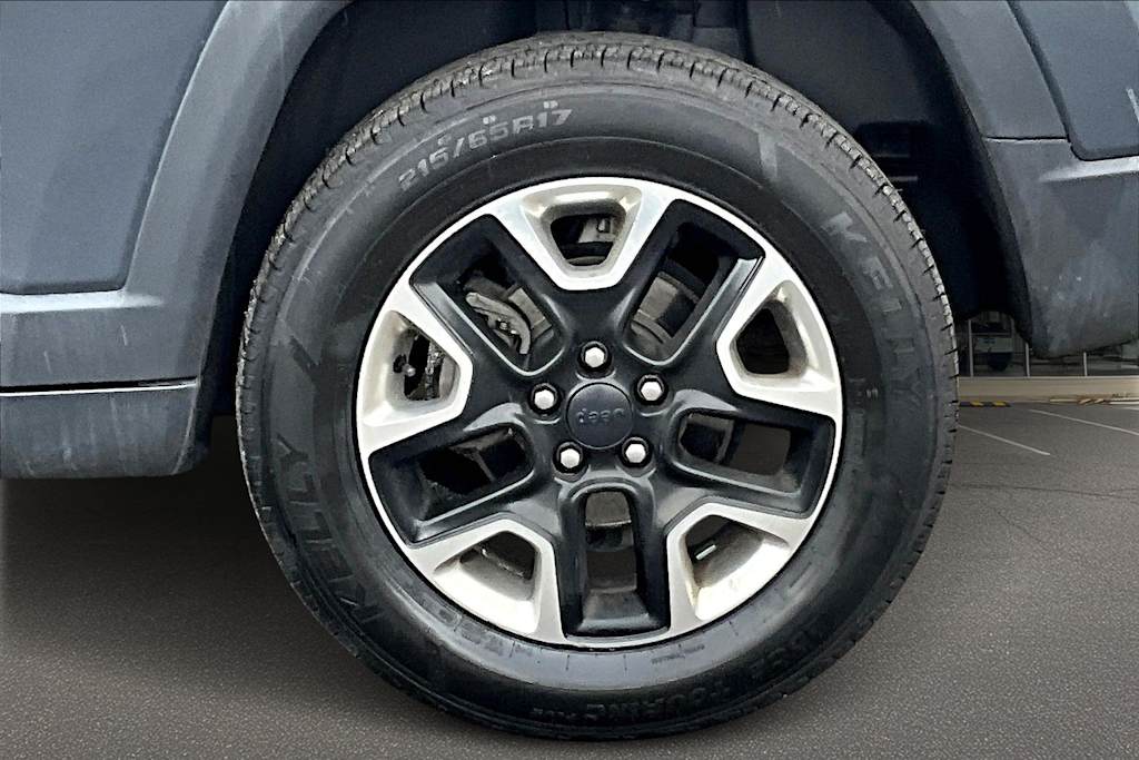 Thumbnail: 2018 Jeep Compass - 36