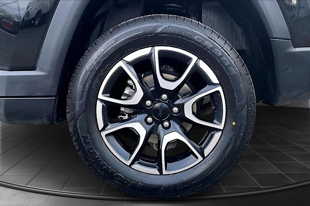 Thumbnail: 2024 Jeep Compass - 34